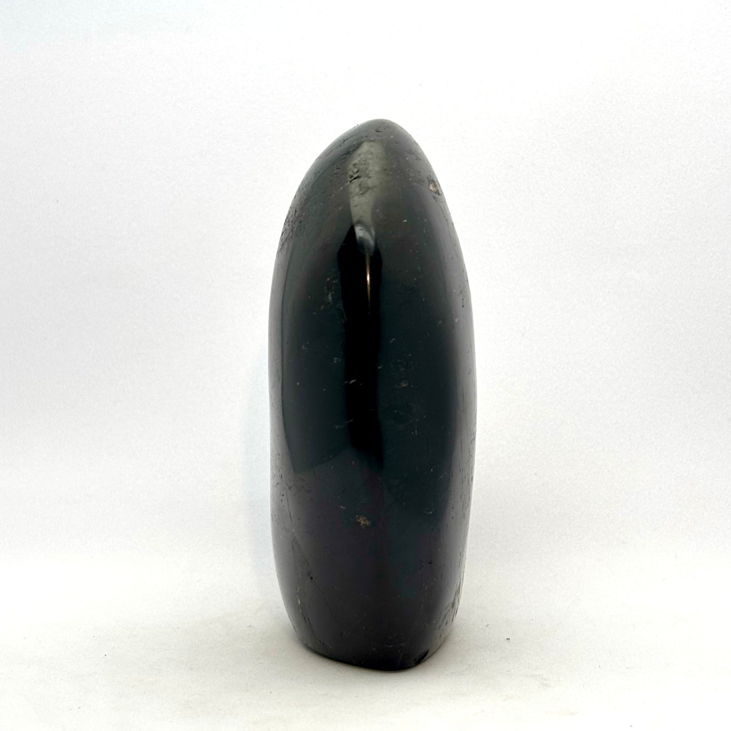 Schwarze Turmalin-Skulptur 9,5 cm Schwarze Turmalin-Skulptur 9,5 cm