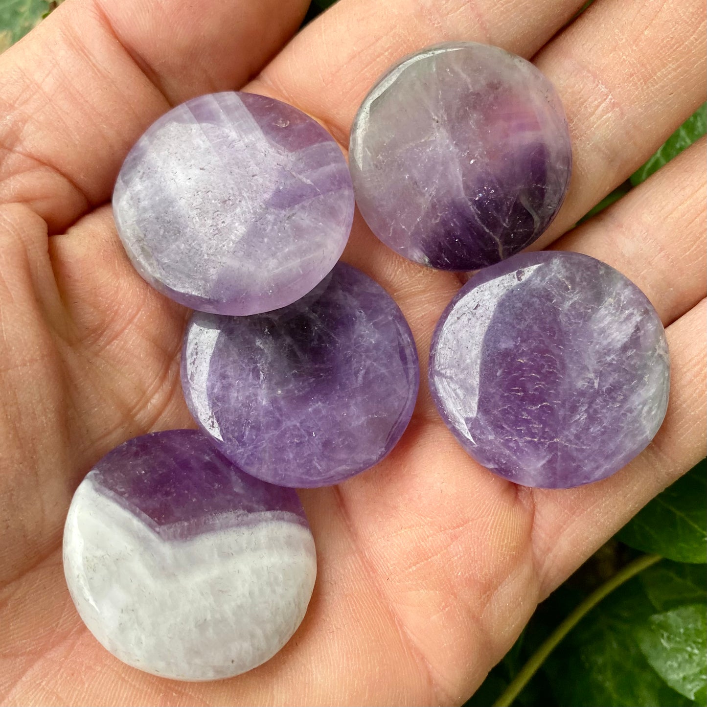 Amethyst - flacher, runder Taschenstein Amethyst - flacher, runder Taschenstein