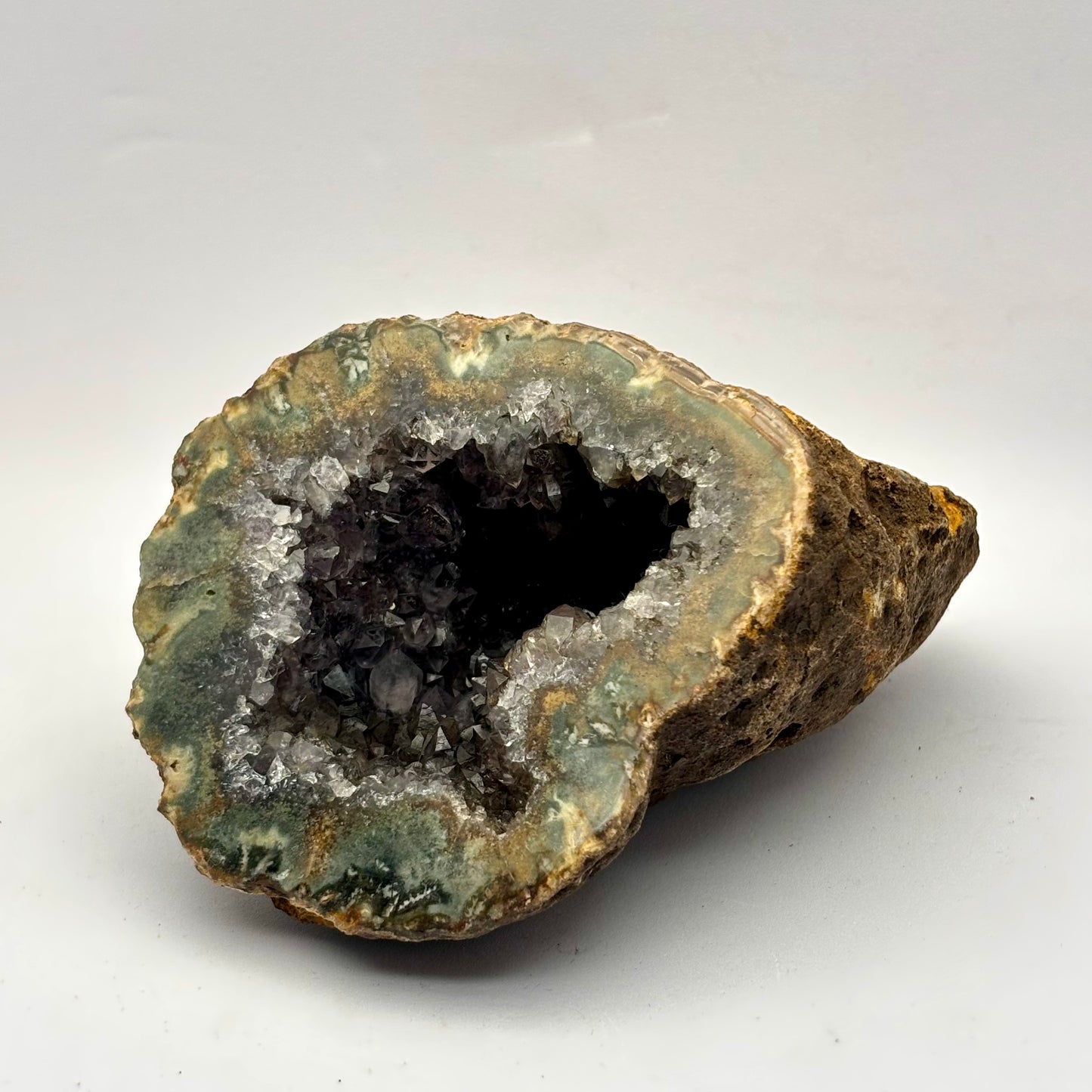 Amethyst-Geode, poliert Amethyst-Geode, poliert