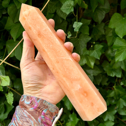 Obelisk aus orangefarbenem Calcit - 22,5 cm