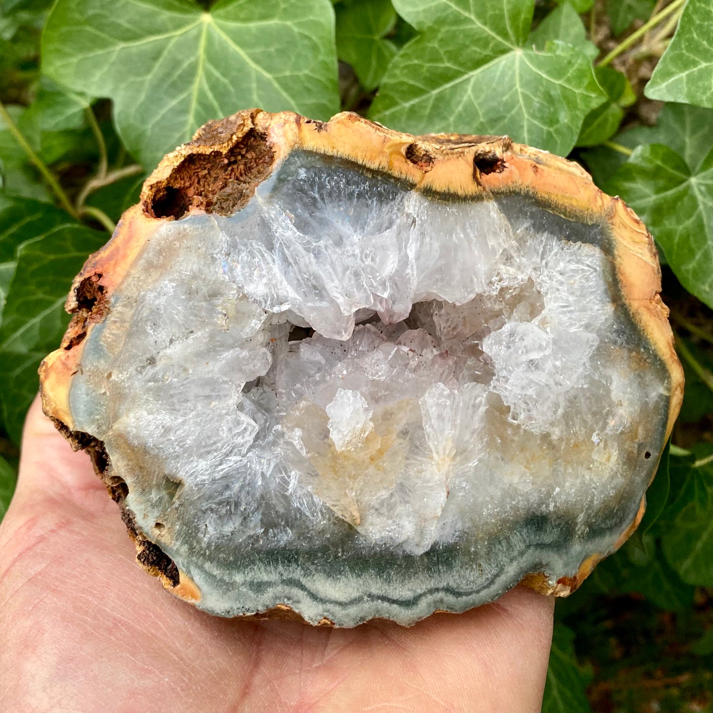 Agat geode, poleret 11 cm Agat geode, poleret 11 cm