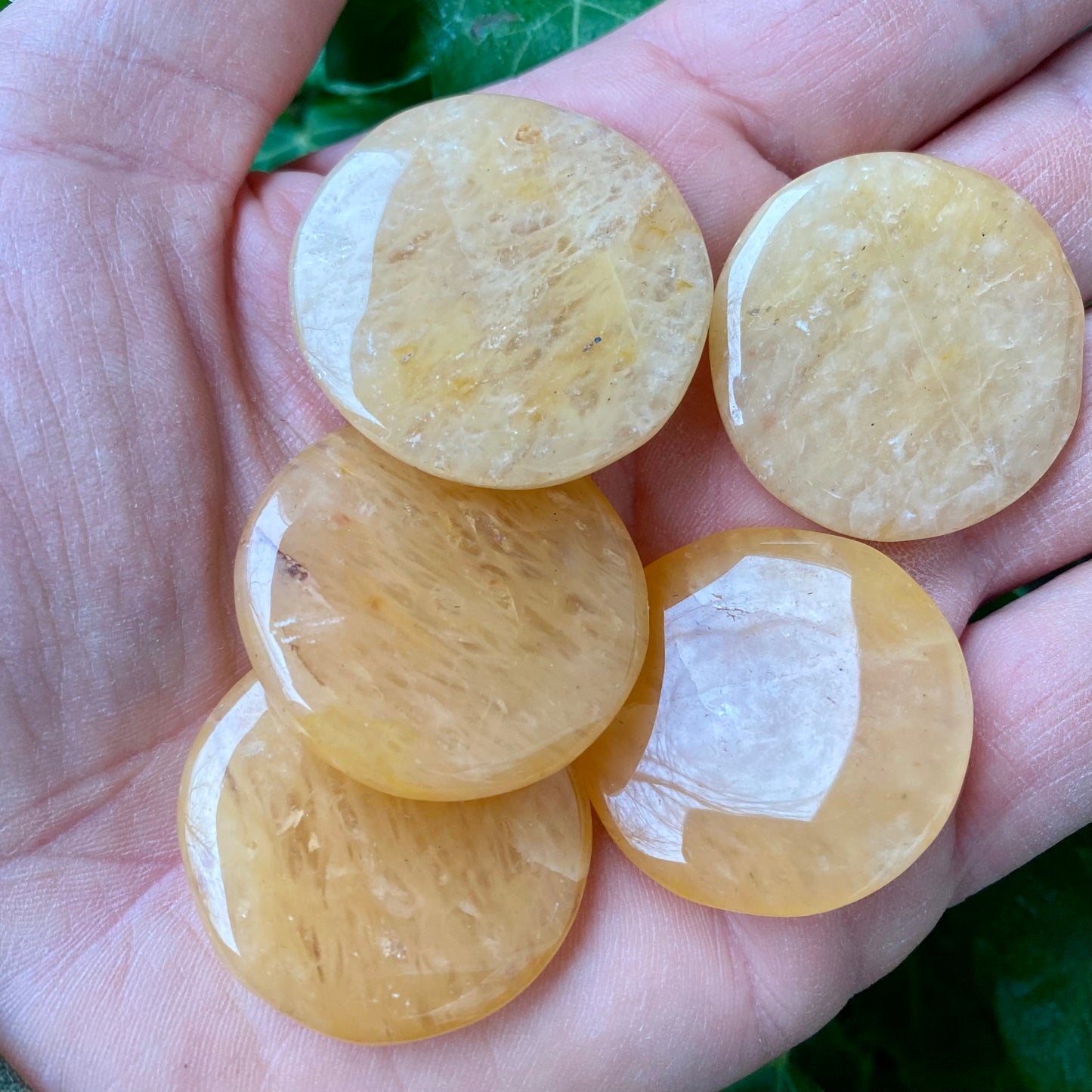 Golden Healer / Golden Quartz - flacher runder Taschenstein Golden Healer / Golden Quartz - flacher runder Taschenstein