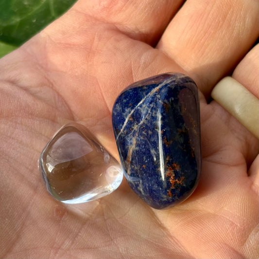 Billede af Rock Crystal &amp; Sodalite - Pocket Stone