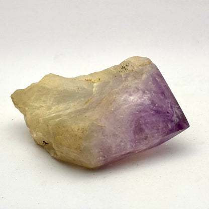 Amethystspitze / Natursockel, polierte Oberseite - 9 cm