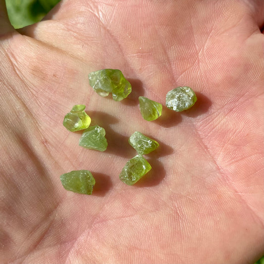 Billede af Krysolit / peridot naturlig 0,5 - 1 cm