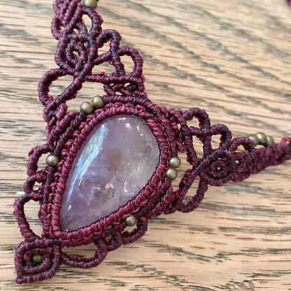 Brasilianische Makramee-Halskette mit Amethyst