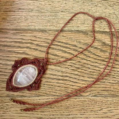 Brazilian Macramé halsband med Rose Quartz