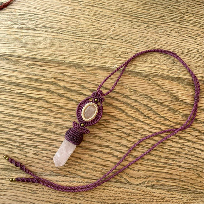 Brazilian Macramé halsband med Rose Quartz