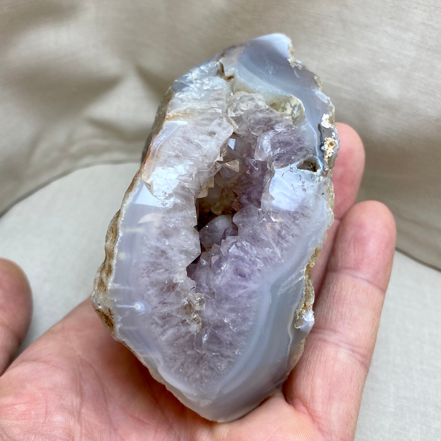 Amethyst Achat Geode, poliert 10,5 cm Amethyst Achat Geode, poliert 10,5 cm