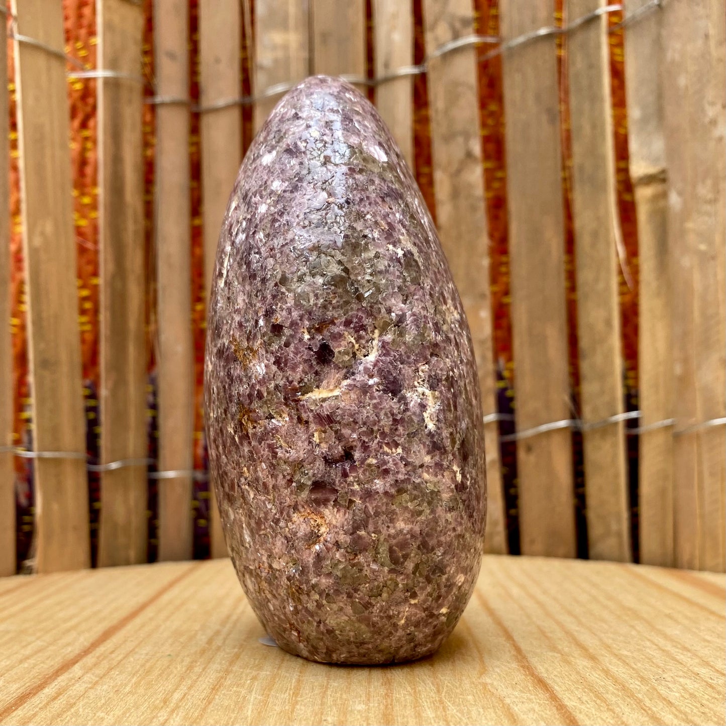 Lepidolite friform - 573 gram Lepidolite friform - 573 gram