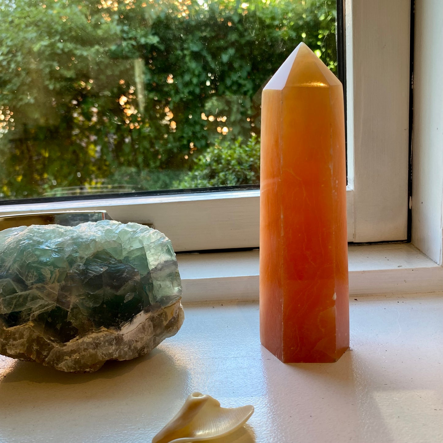 Orange kalcitobelisk - 18 cm Orange kalcitobelisk - 18 cm