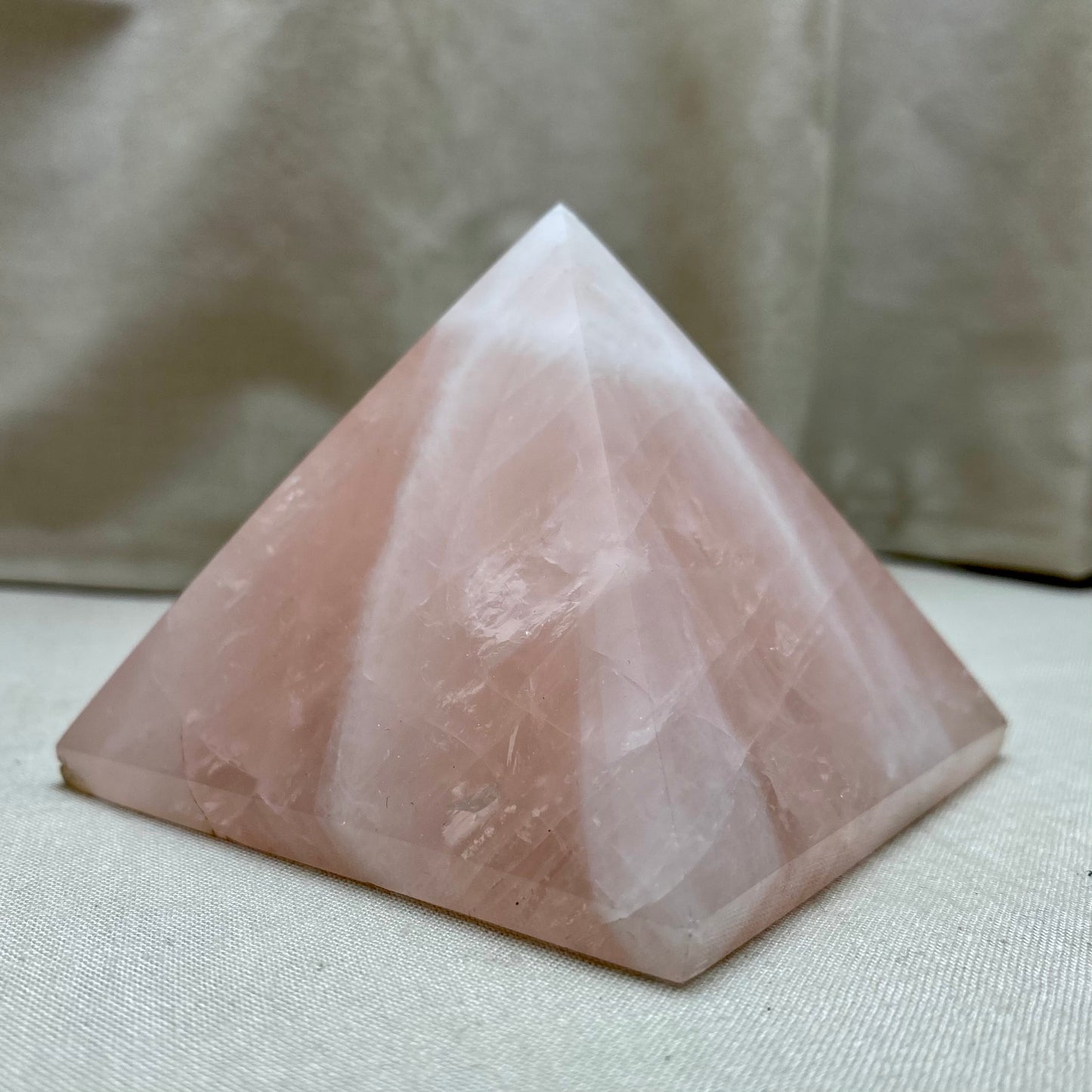 Pyramid Rose Quartz - 8 x 6 cm Pyramid Rose Quartz - 8 x 6 cm