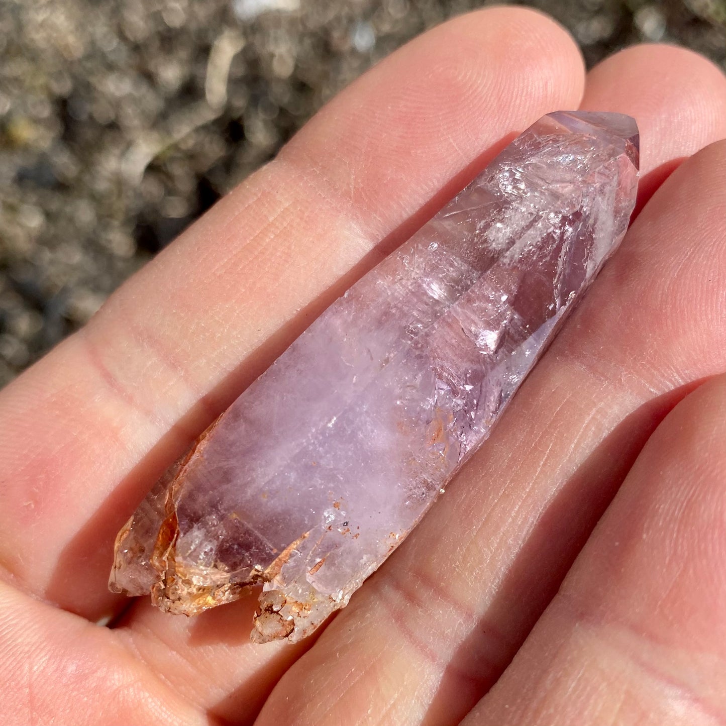 Ljus Shangaan Amethyst Quartz från Zimbabwe Ljus Shangaan Amethyst Quartz från Zimbabwe