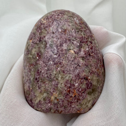 Lepidolite friform - 560 gram