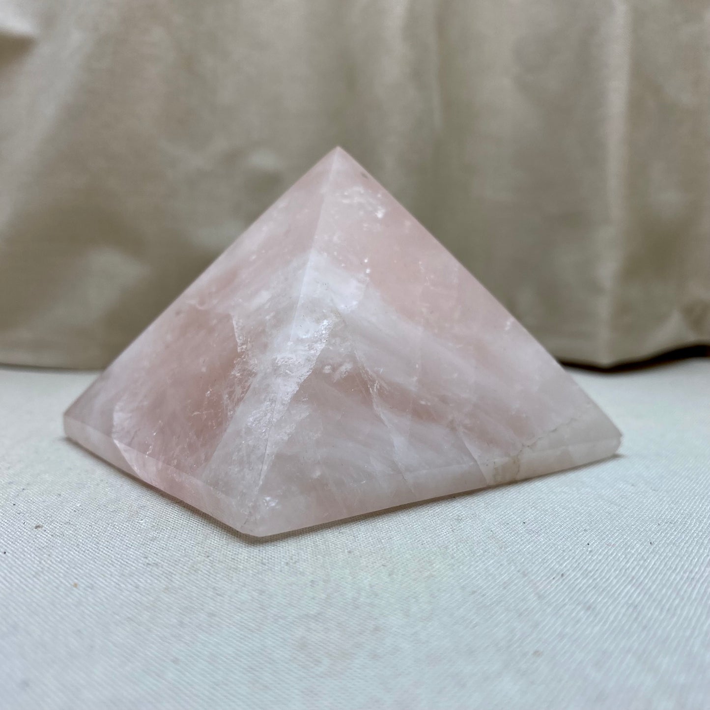 Pyramid Rose Quartz - 8 x 6 cm Pyramid Rose Quartz - 8 x 6 cm