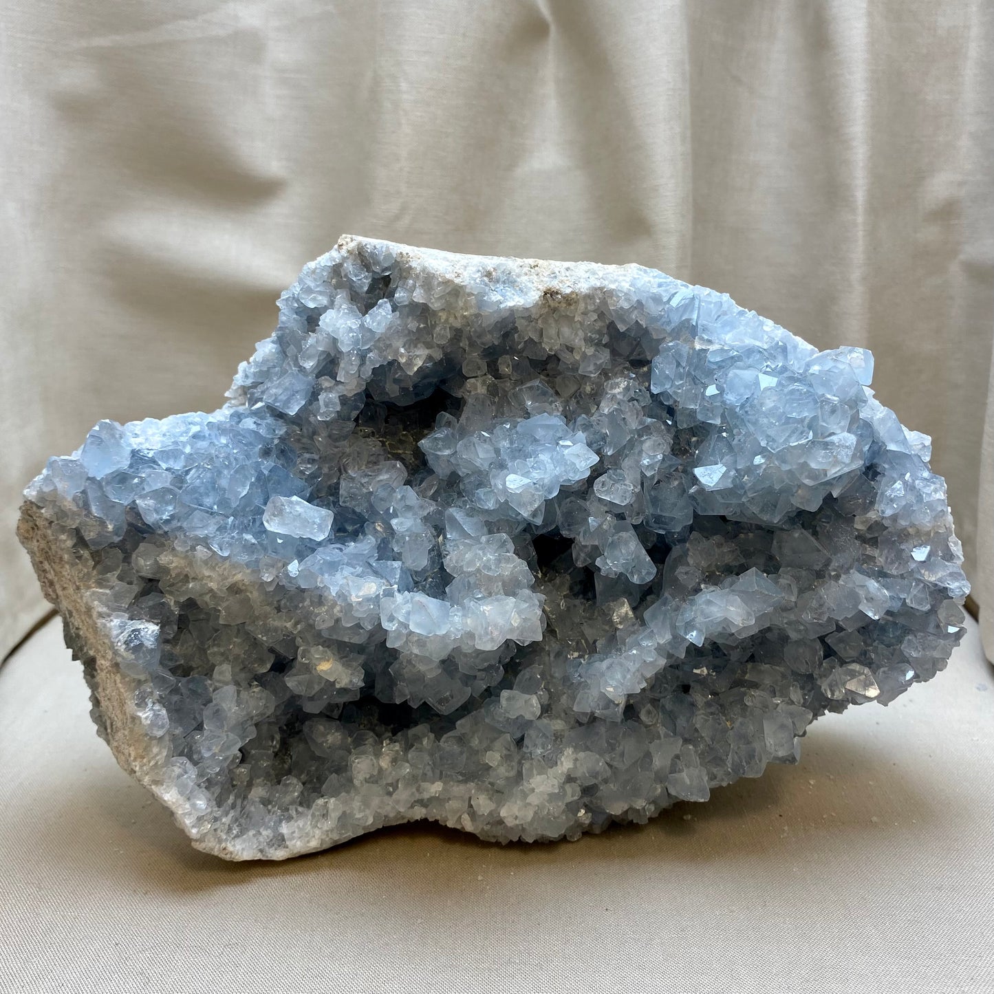 Celestite geode fragment 3.499 gram Celestite geode fragment 3.499 gram