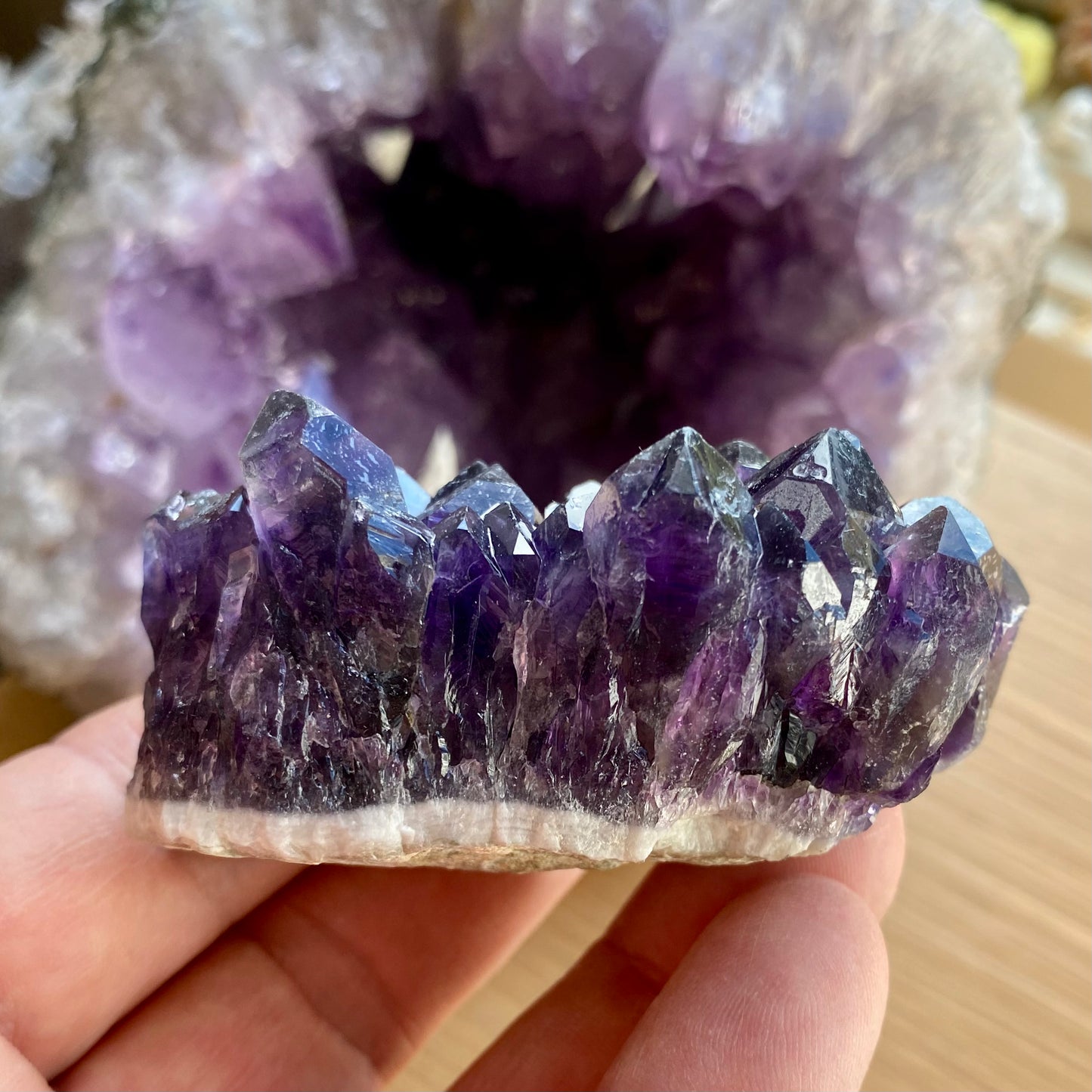 Amethyst Cluster, dunkel 7 cm Amethyst Cluster, dunkel 7 cm