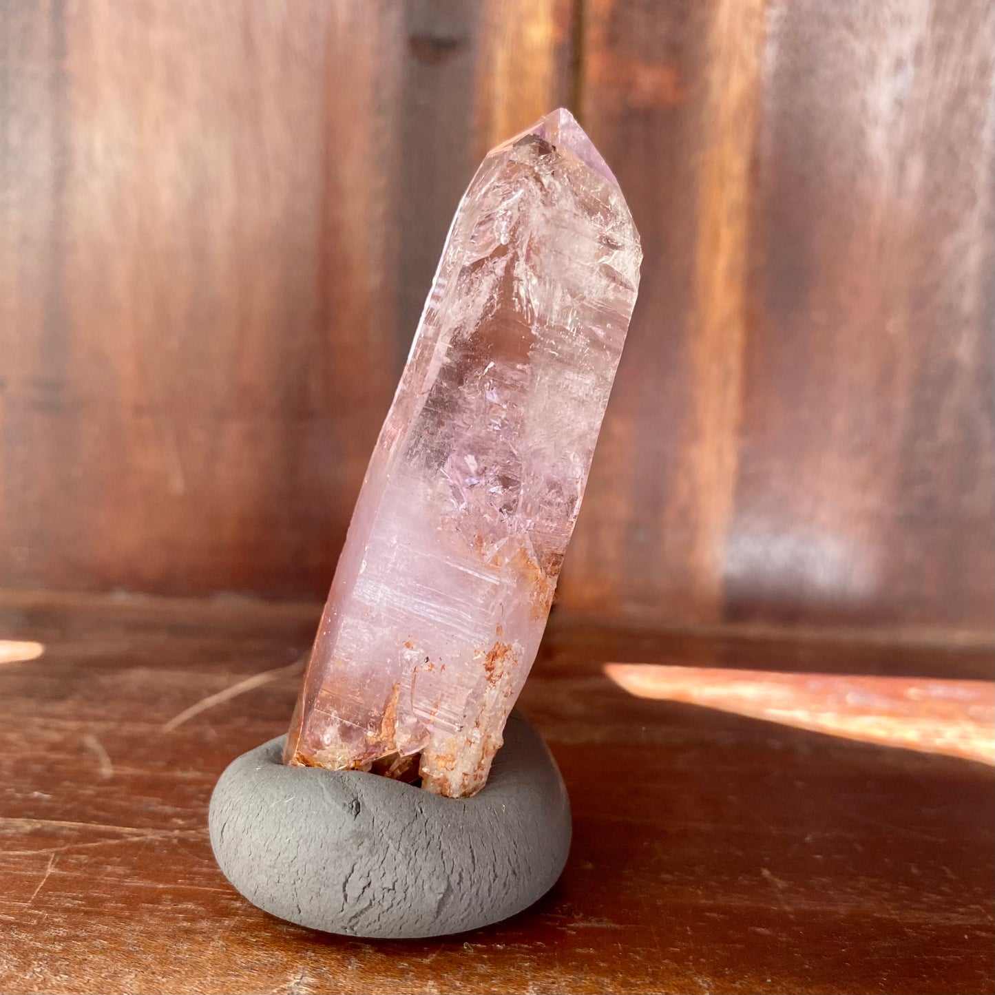 Ljus Shangaan Amethyst Quartz från Zimbabwe Ljus Shangaan Amethyst Quartz från Zimbabwe