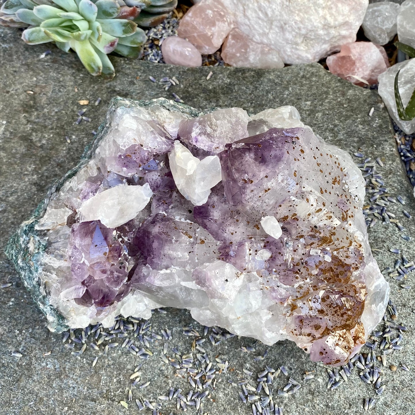 Amethyst-Cluster, sehr spannend - 1920 Gramm Amethyst-Cluster, sehr spannend - 1920 Gramm