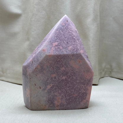 Thulite skulptur 10 cm