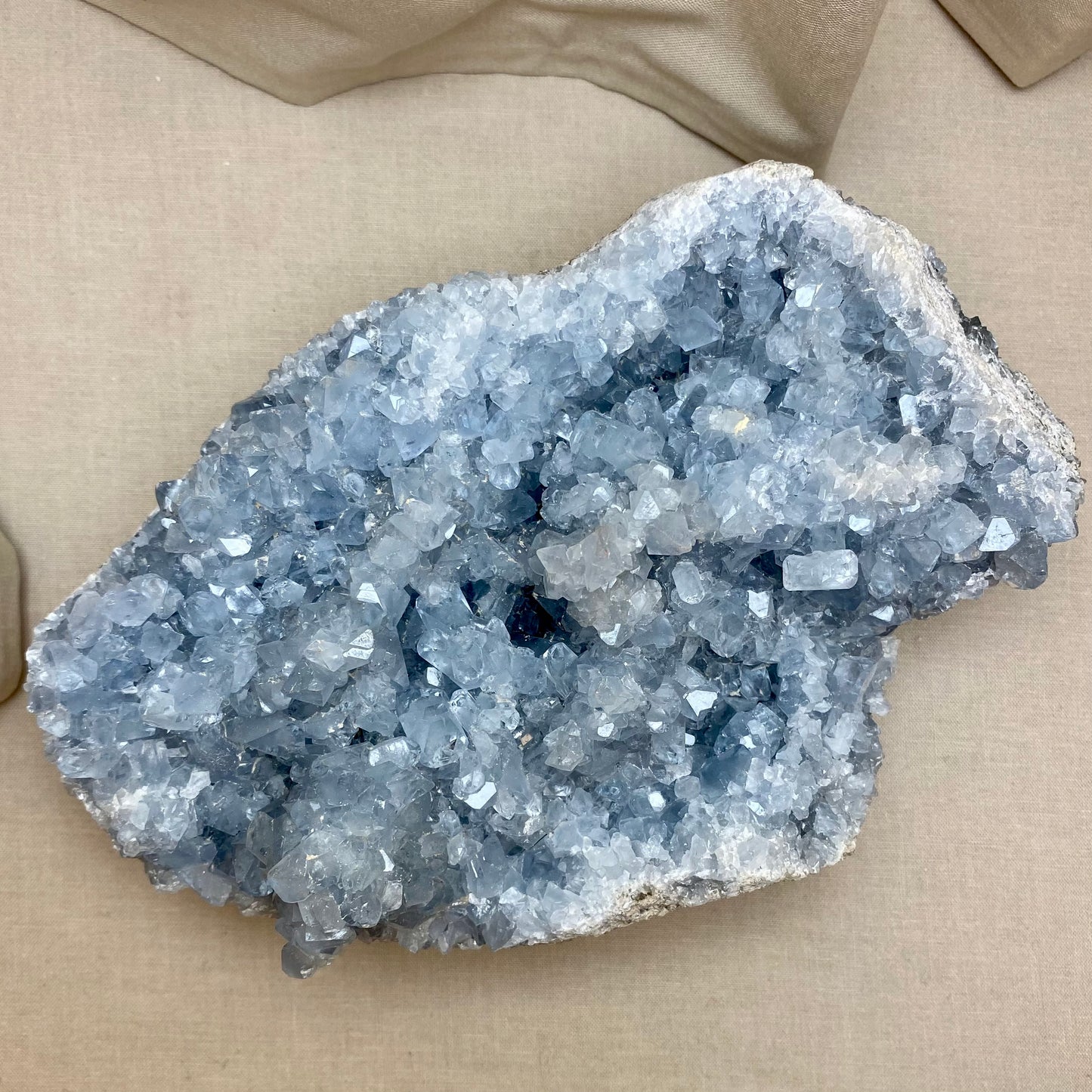 Celestite geode fragment 3.499 gram Celestite geode fragment 3.499 gram