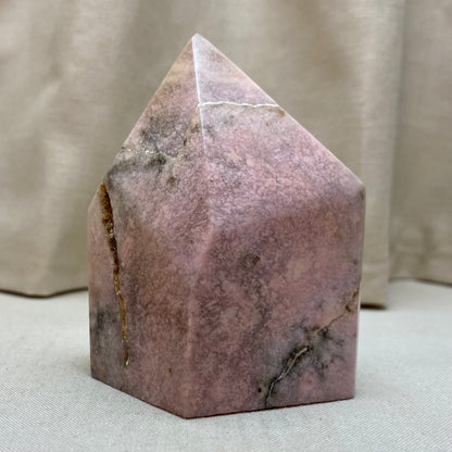 Thulite skulptur 7 cm