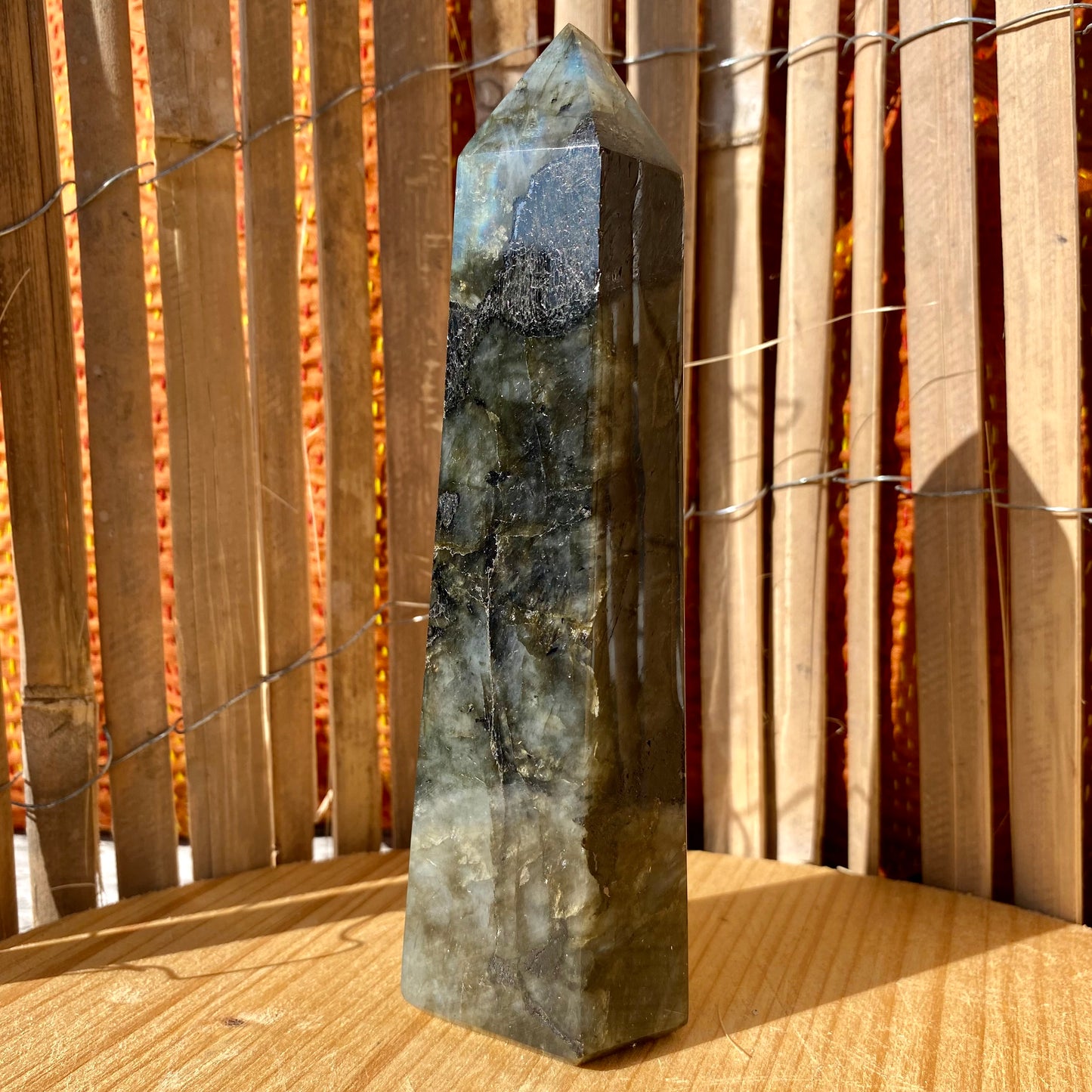 Labradorit obelisk / torn 15 cm Labradorit obelisk / torn 15 cm