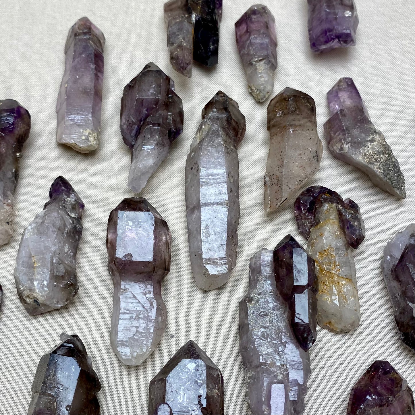 Geräuchertes Chiredzi-Amethyst-Zepter 5 - 7 cm Geräuchertes Chiredzi-Amethyst-Zepter 5 - 7 cm